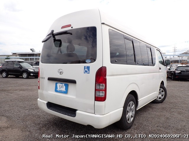 2010 TOYOTA HIACE VAN thumbnail 4